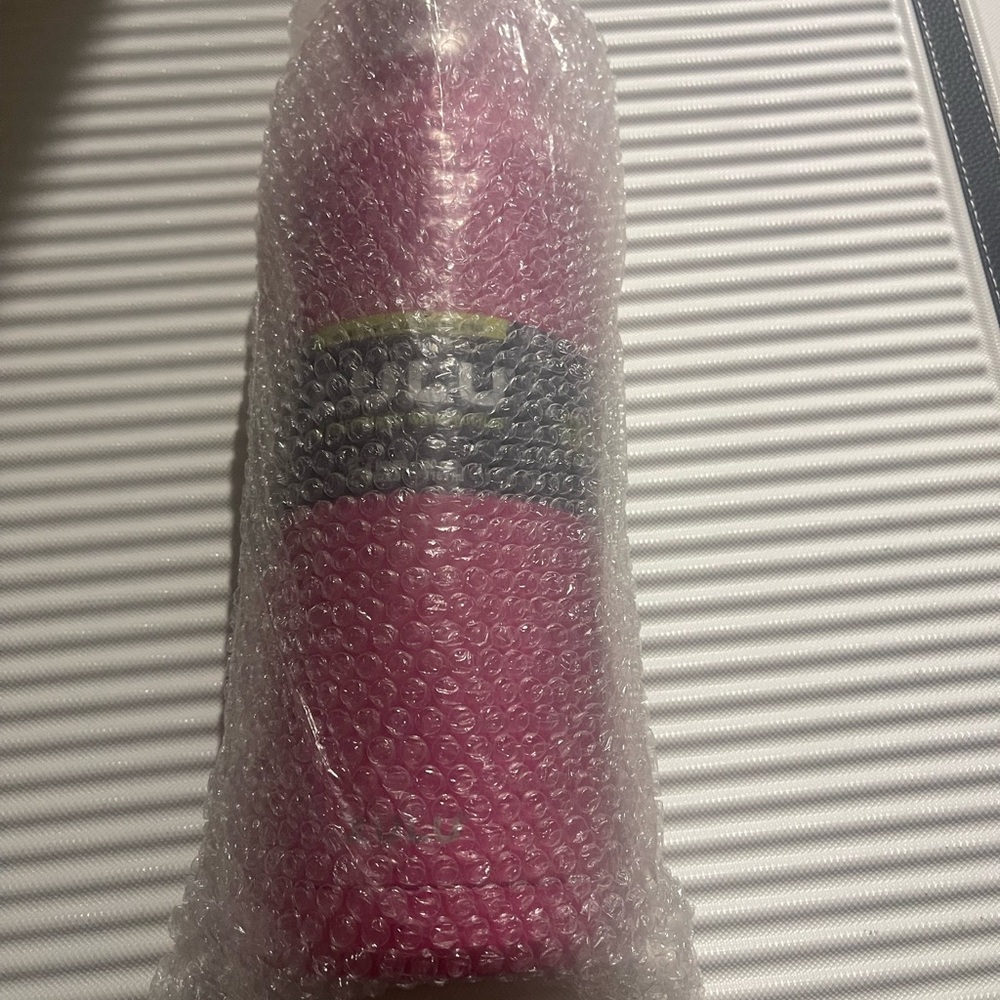 ZULU - High Performance Water Bottles 40 oz - 1183 ML up to 24 Hrs Cold - New